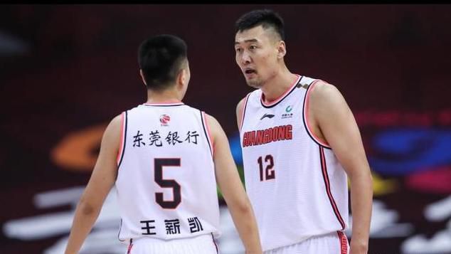 不过，虽然锡安后三个赛季的合同已经变成无保障，四名接受TA采访的NBA高管仍然表示鹈鹕几乎不可能裁掉锡安，除非情况变得特别严重。